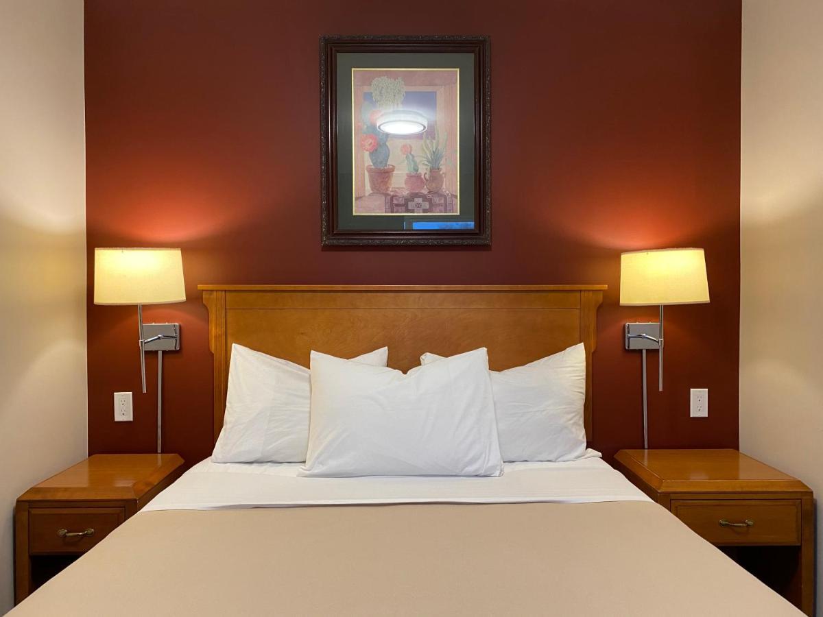 Hotel Sahara Courtyard Inn & Suites Osoyoos