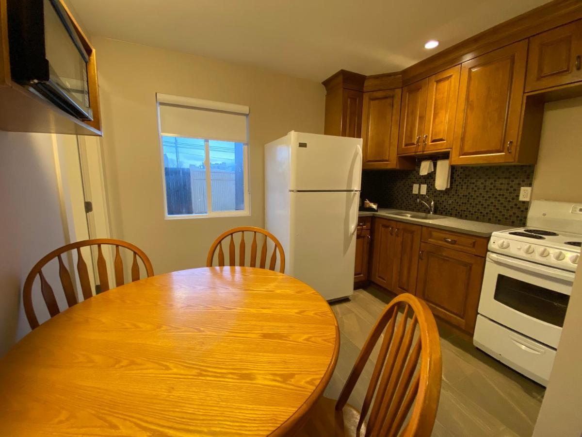 Hotel Sahara Courtyard Inn & Suites Osoyoos 3*