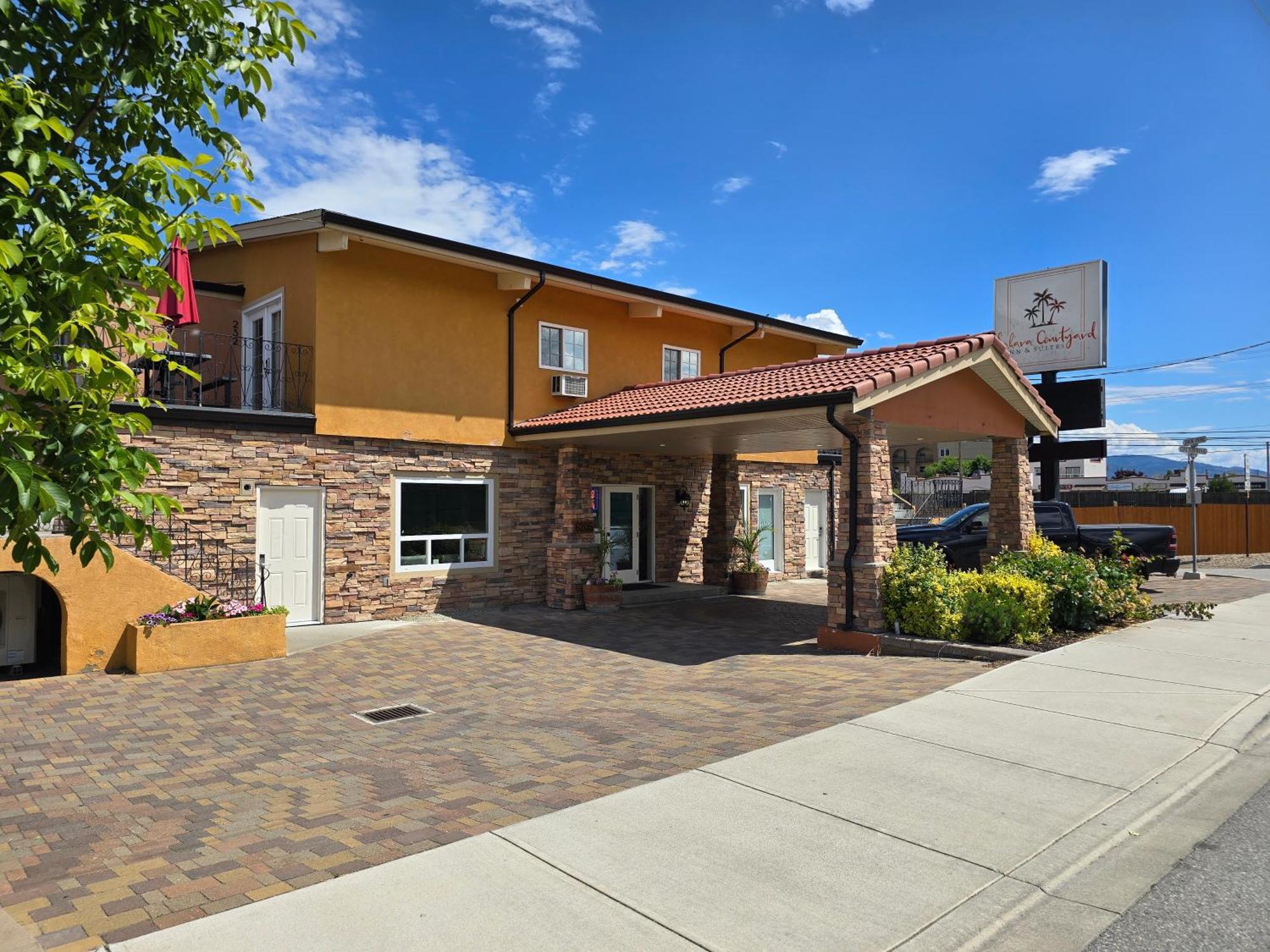 Hotel Sahara Courtyard Inn & Suites Osoyoos