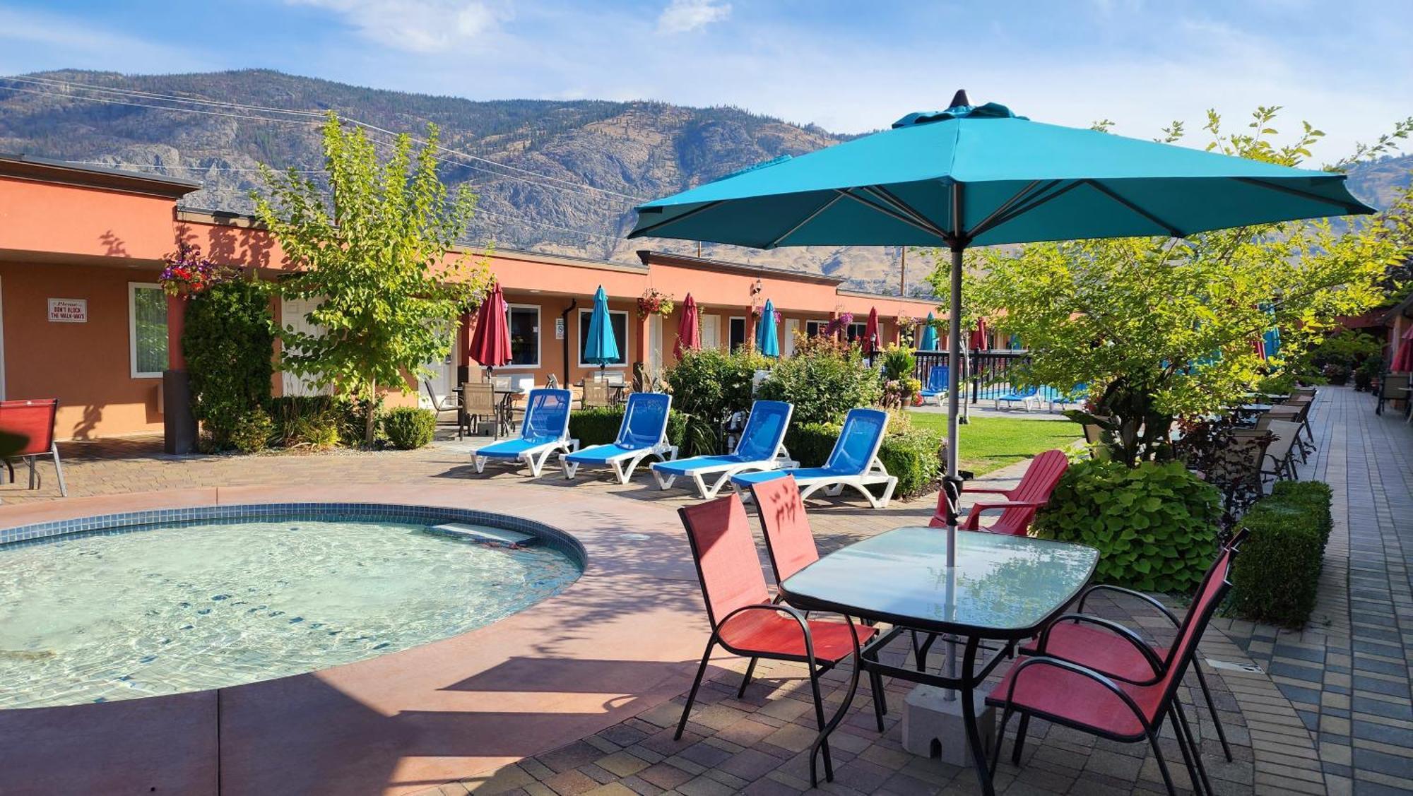 Sahara Courtyard Inn & Suites Osoyoos Hotel Osoyoos