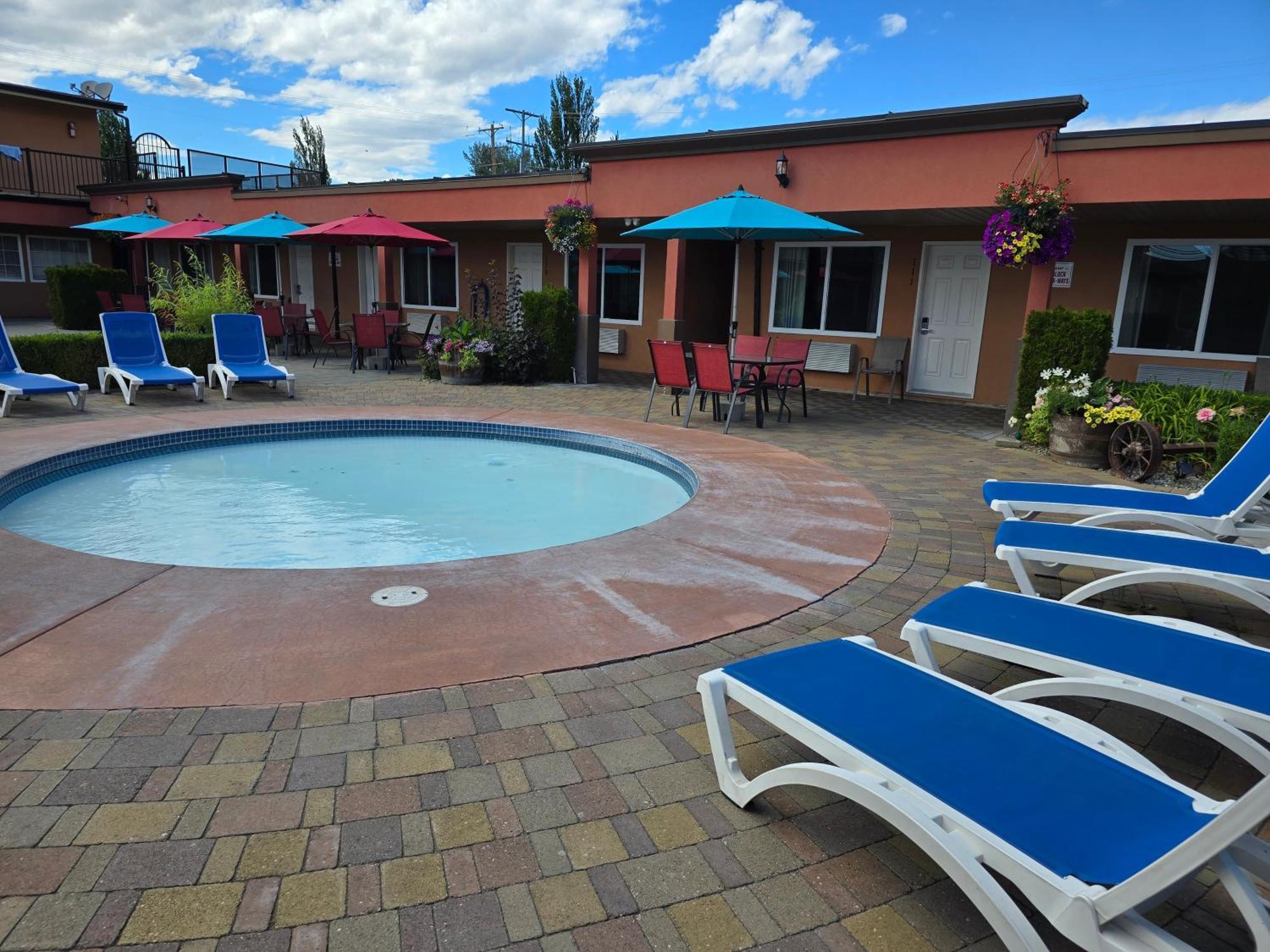 Hotel Sahara Courtyard Inn & Suites Osoyoos Osoyoos