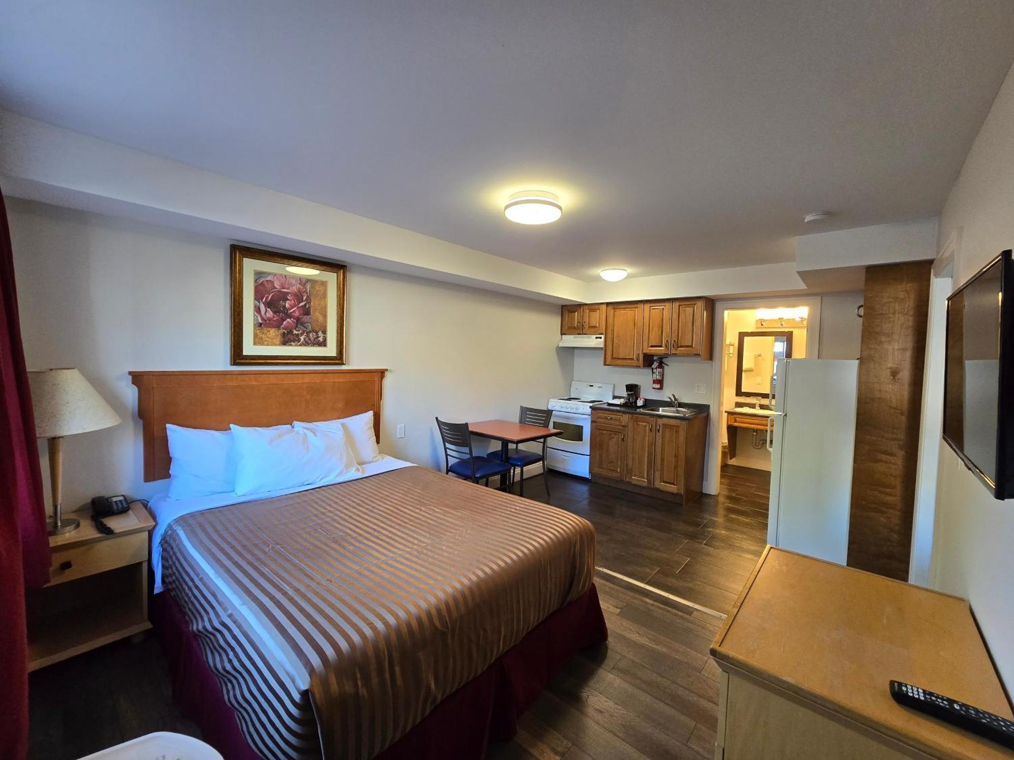 Hotel Sahara Courtyard Inn & Suites Osoyoos