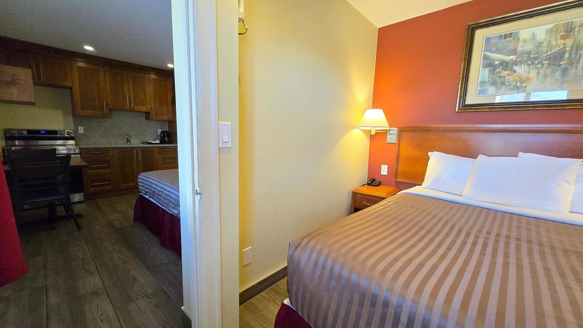 Hotel Sahara Courtyard Inn & Suites Osoyoos