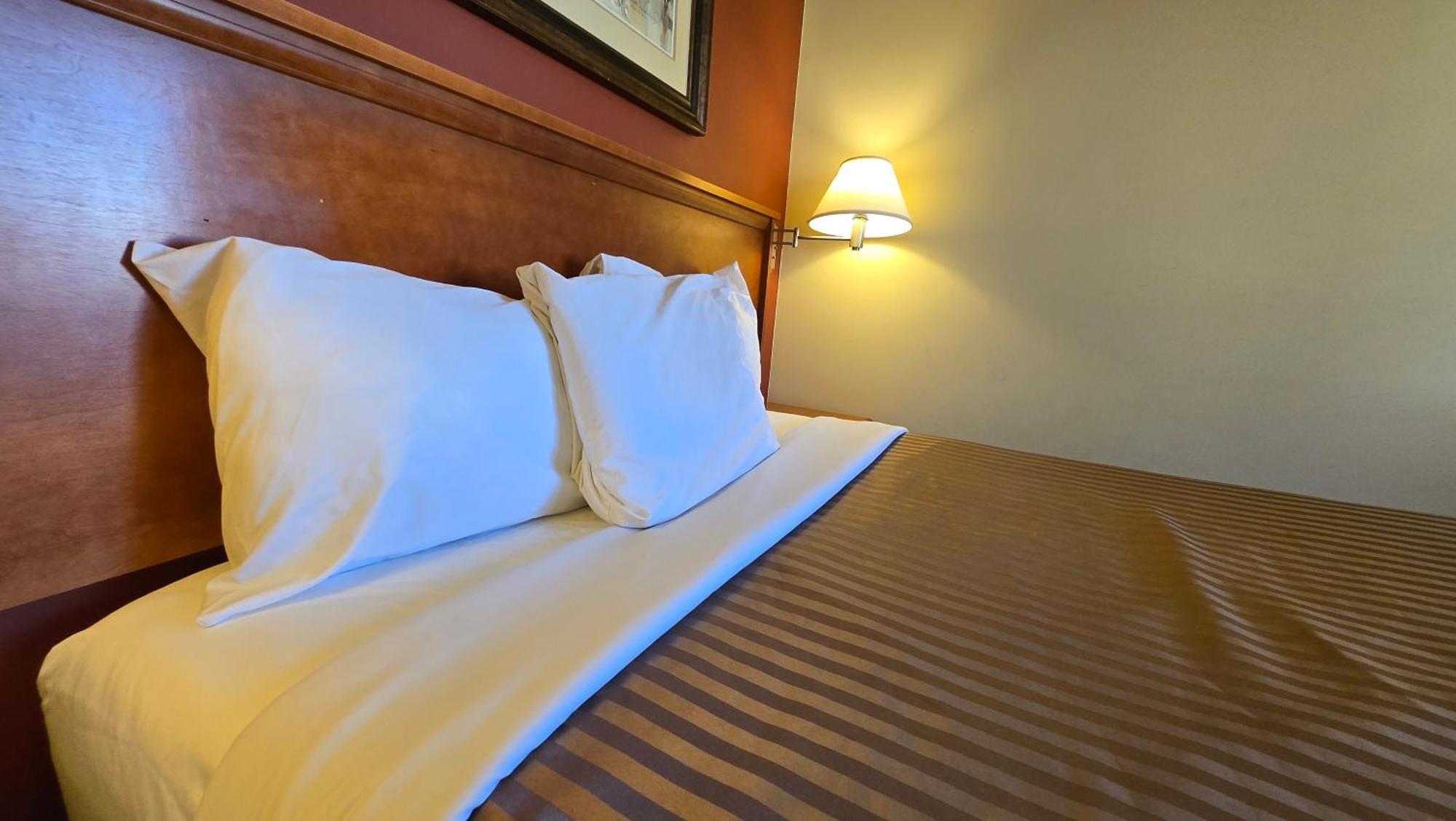Sahara Courtyard Inn & Suites Osoyoos Hotel 3*