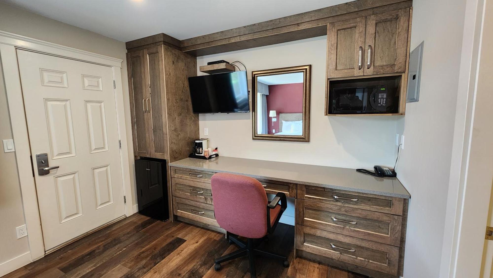 Sahara Courtyard Inn & Suites Osoyoos Hotel 3*