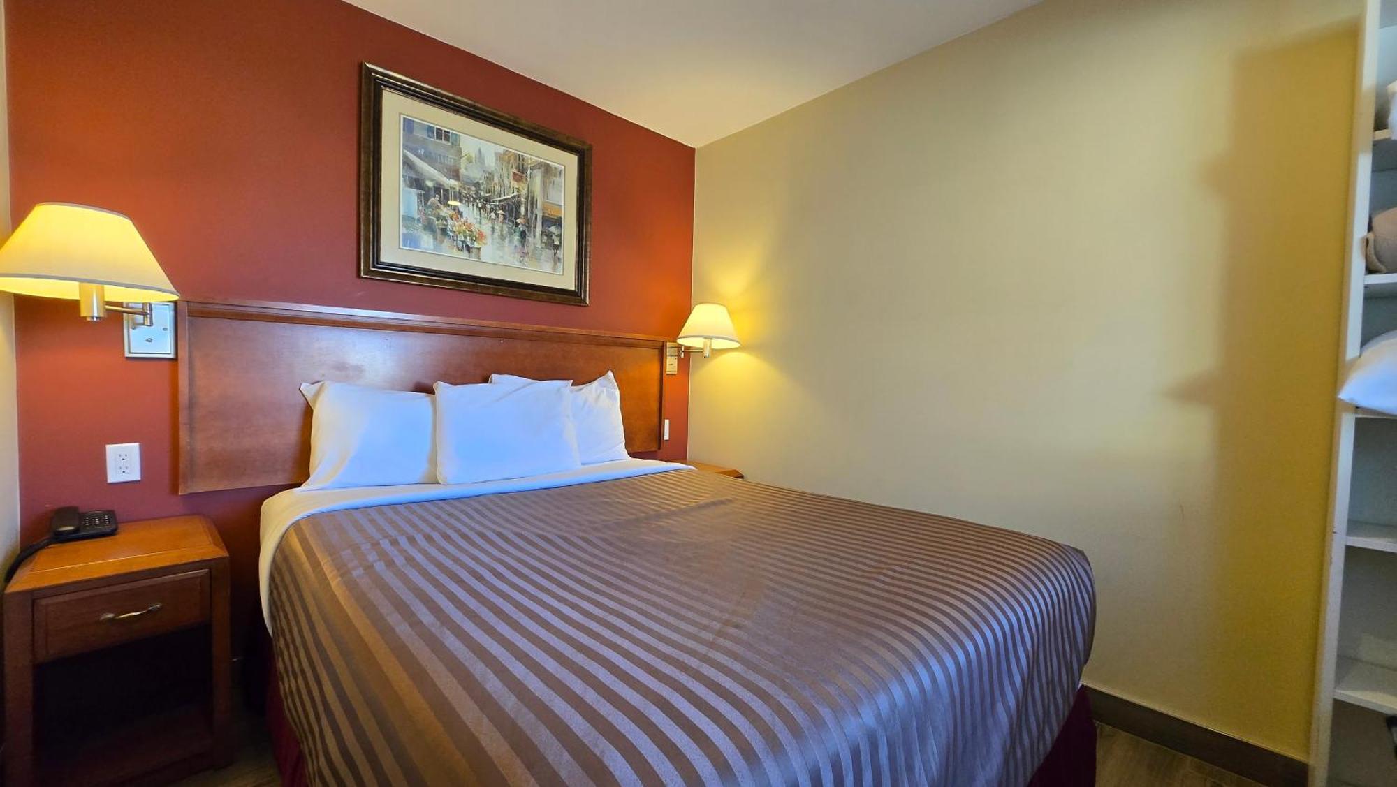 Sahara Courtyard Inn & Suites Osoyoos Osoyoos